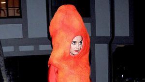 Kostum Halloween Terburuk Selebriti, dari Snack Cheetos Sampai Simbol Nazi