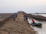 Air di Kolam Turun, Tanggul Penahan Lumpur Sidoarjo Ditinggikan Air di Kolam Turun, Tanggul Penahan Lumpur Sidoarjo Ditinggikan