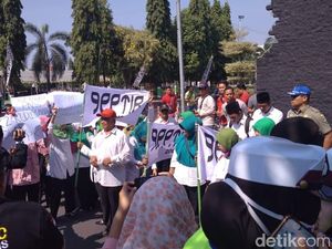 Tenaga Honorer di Kudus Ancam Golput Bila Tak Diangkat PNS