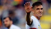 Krzysztof Piatek tampil produktif bersama Genoa. Dia sudah membukukan 13 gol di Serie A, menjadi pesaing utama Cristiano Ronaldo. Piatek bisa tergoda andai klub sebesar Madrid mengetuk ke pintu Genoa. (Foto: Paolo Bruno/Getty Images)