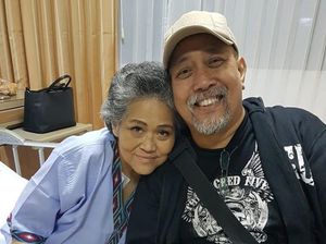 Istri Sempat Berbisik Ingin Satu Makam dengan Indro Warkop