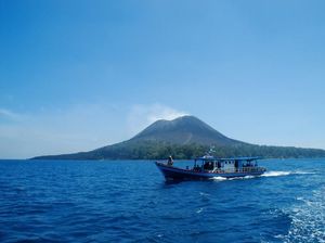 Pantai di Pulau Anak Krakatau, Tak Kalah Cantik