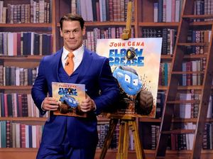 Ungkapan Iri John Cena pada January Jones Bisa Foto Bareng BTS