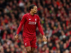 Kritik untuk Van Dijk yang Kadang Kelewat Santai