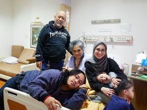 Putri Indro Warkop Kenang Masa-masa Saat Rawat Mendiang Ibunda Putri Indro Warkop Kenang Masa-masa Saat Rawat Mendiang Ibunda