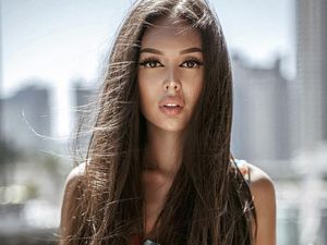 Potret Dinara, Barbie Kazakhstan yang Tuai Kontroversi karena Tampil Seksi