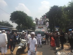 Usai Aksi di Polda Metro, Massa Kawal Amien Rais Berencana ke KPK