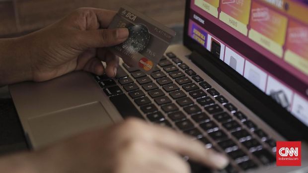 Ilustrasi belanja online festival 10:10, Jakarta (10/10). (CNN Indonesia/Hesti Rika)
