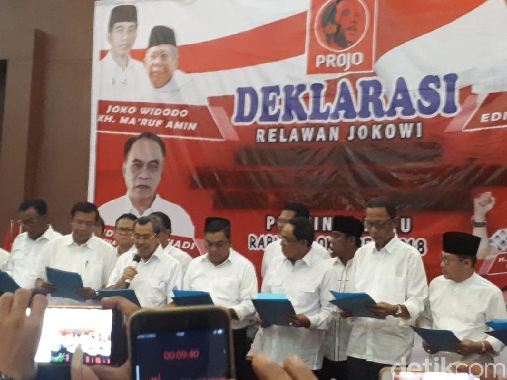Mendagri Direkomendasikan Sanksi 11 Kepala Daerah Riau Pro-Jokowi