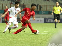 Indonesia langsung menekan selepas sepak mula.