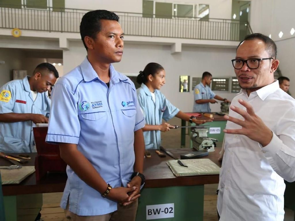 Menaker Ingin Kejar Ketinggalan Pemenuhan SDM Kompeten Menaker Ingin Kejar Ketinggalan Pemenuhan SDM Kompeten