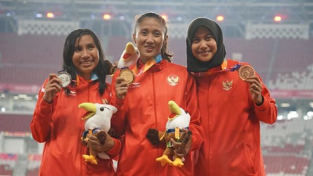 Medali Emas Atlet Lari Putri Aulia Jadi Kado Ultah untuk Ayah/