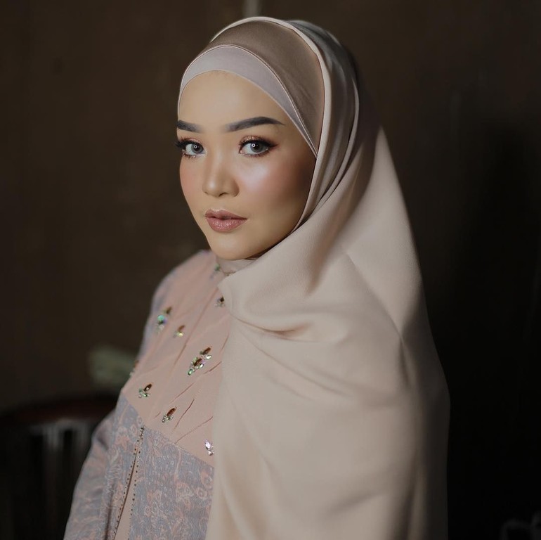 Gambar Profil Kosong Wanita Hijab - status wa galau
