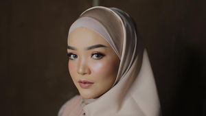 Gaya Hijab untuk Si Pipi Chubby Ala MUA Cantik Hanani Marha