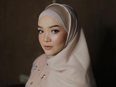 Gaya Hijab untuk Si Pipi Chubby Ala MUA Cantik Hanani Marha