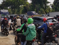 Ada Kecelakaan, Lenteng Agung-Pasar Minggu Macet