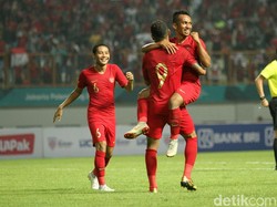 Tekanan Indonesia membuahkan hasil pada menit ke-17. Umpan silang Febri Hariyadi dari kiri ditanduk dengan leluasa oleh Beto di depan gawang. Indonesia memimpin 1-0.