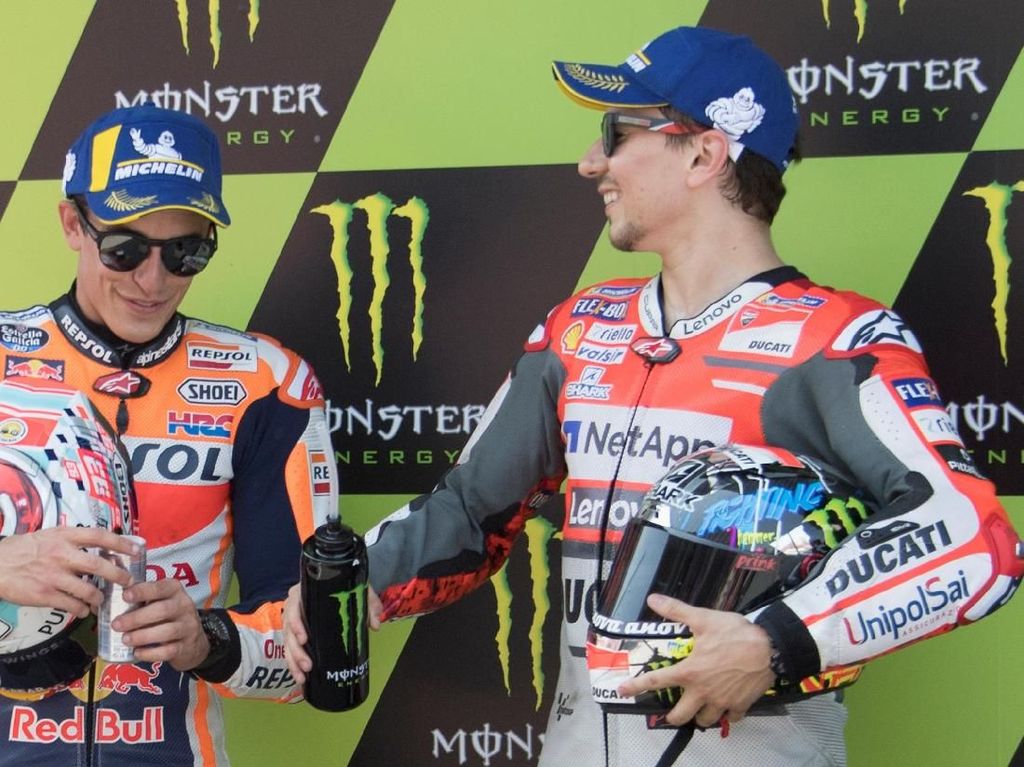 Honda Penasaran Dengar Keunggulan Ducati dari Lorenzo Honda Penasaran Dengar Keunggulan Ducati dari Lorenzo
