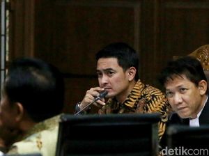 Zumi Zola Jalani Sidang Lanjutan Kasus Suap