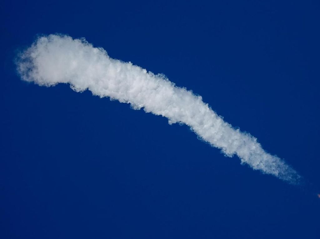 Foto: Detik-detik Roket Soyuz MS-10 Meluncur Ke Luar Angkasa Foto: Detik-detik Roket Soyuz MS-10 Meluncur Ke Luar Angkasa