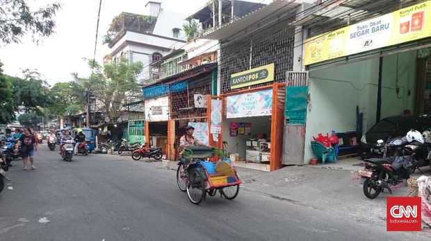 Berdamai dengan Becak di Penjaringan