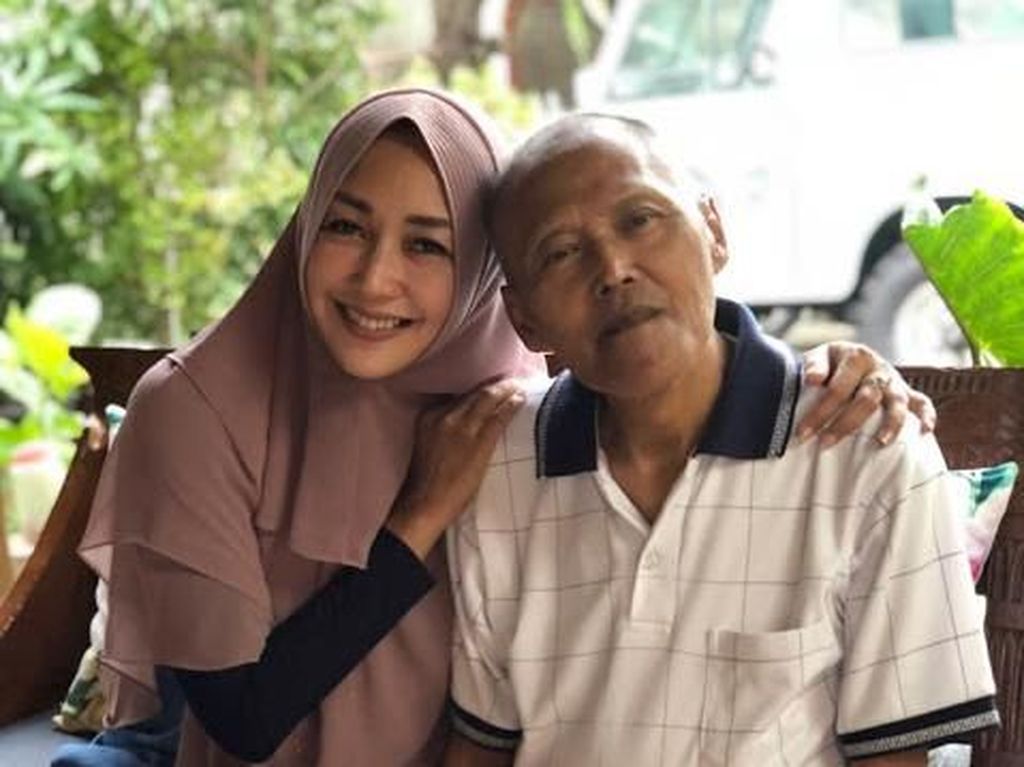 Kabar Duka dari Roti Bakar Eddy hingga Gaya Makan Dokter Tampan Anton Tanjung Kabar Duka dari Roti Bakar Eddy hingga Gaya Makan Dokter Tampan Anton Tanjung