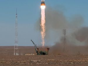 Video: 204 Hari di Luar Angkasa, 3 Astronot ISS Tiba di Bumi