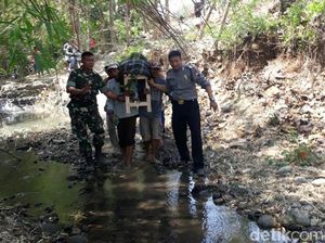 Tukang Ojek Angkut Kayu di Kudus Tewas Tertimpa Kayu Balok