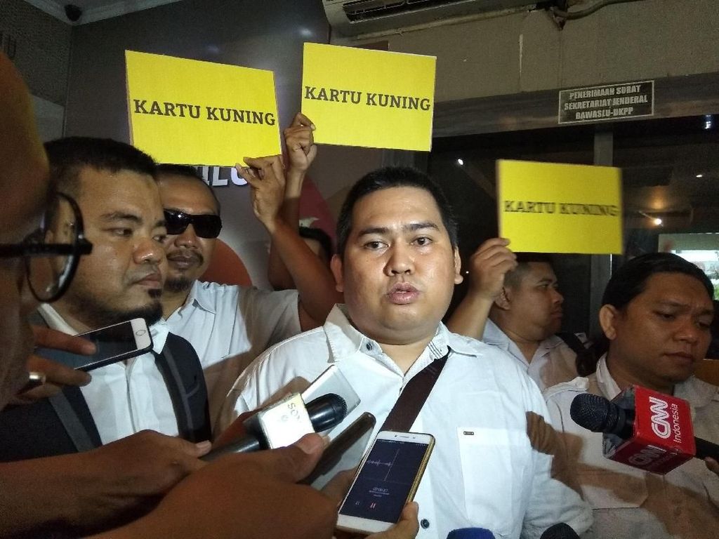 Pritt! Prabowo Kena Kartu Kuning, Parpol Pengusung Melawan Pritt! Prabowo Kena Kartu Kuning, Parpol Pengusung Melawan