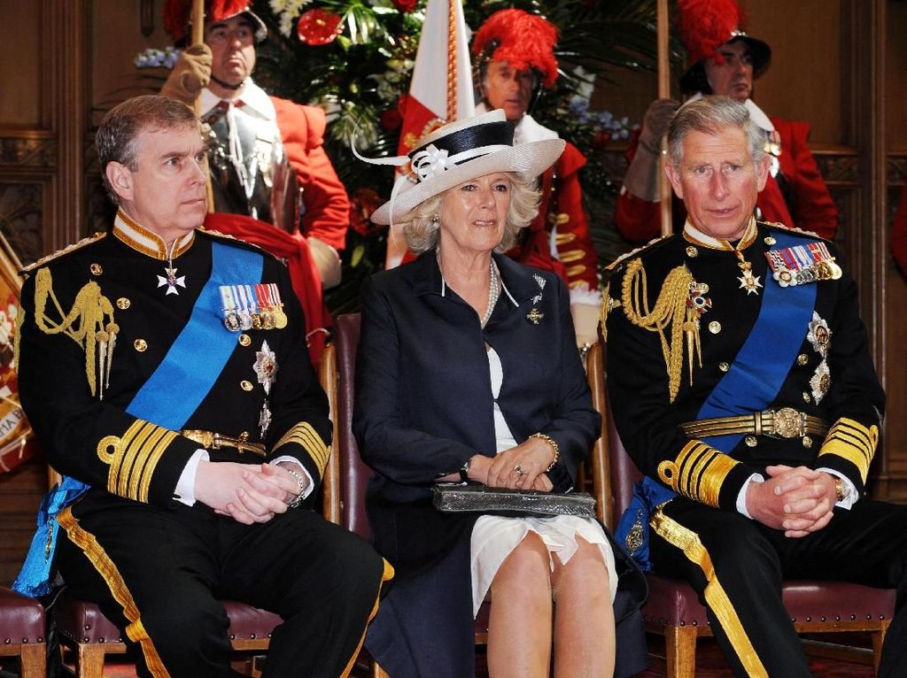 Ibu Tiri Pangeran William Absen di Pernikahan Putri Eugenie, Ada Apa?