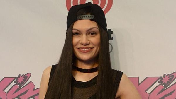 Seperti Jessie J, 5 Artis Ini Tak Bisa Punya Anak dari Rahimnya Sendiri