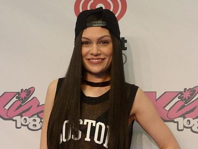 Seperti Jessie J, 5 Artis Ini Tak Bisa Punya Anak dari Rahimnya Sendiri