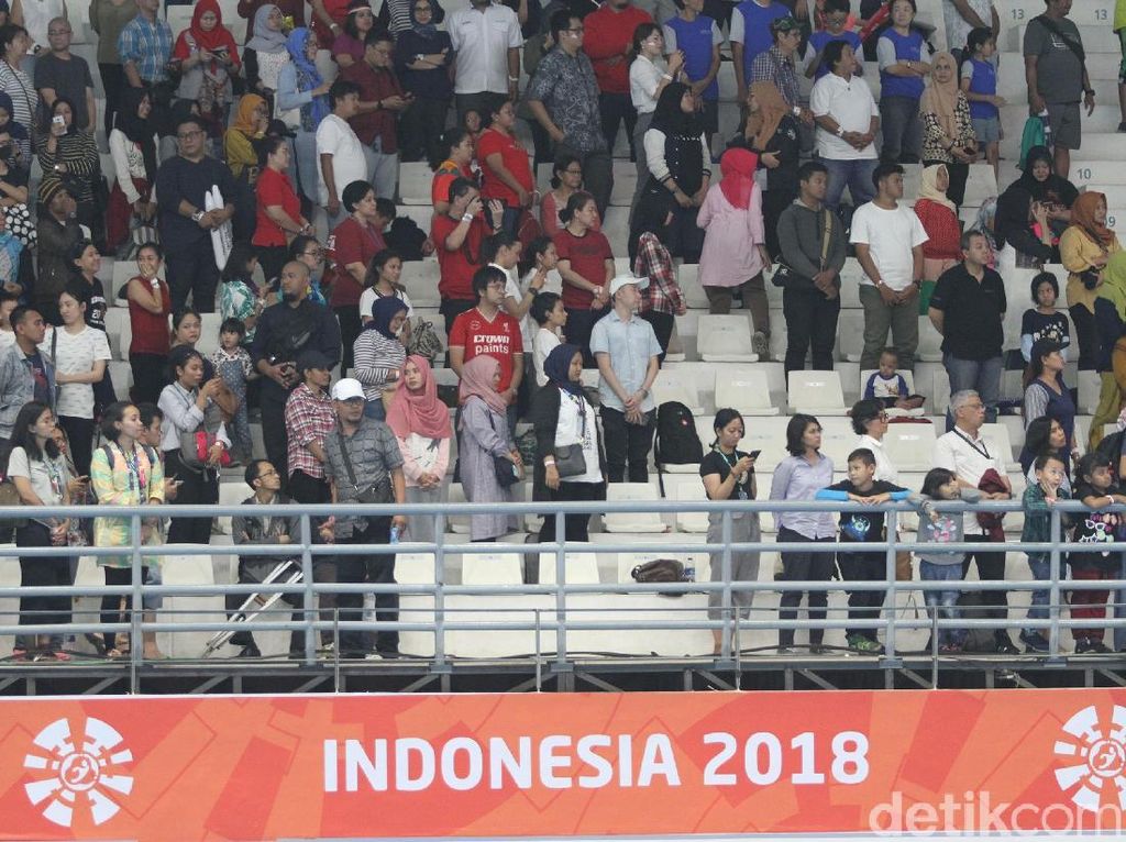 Terpesona Jendi Dkk, Penonton Heboh di Stadion Akuatik Terpesona Jendi Dkk, Penonton Heboh di Stadion Akuatik