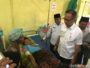 Mensos Serahkan Santunan ke Ahli Waris Korban Tewas Gempa Situbondo