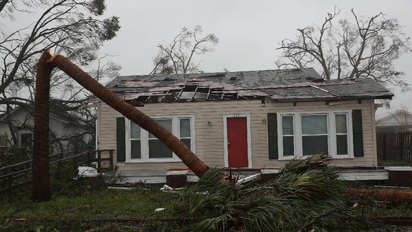 Dampak Kerusakan Akibat Topan Micahel yang Menerjang Florida