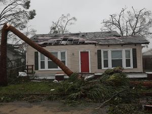 Dampak Kerusakan Akibat Topan Micahel yang Menerjang Florida