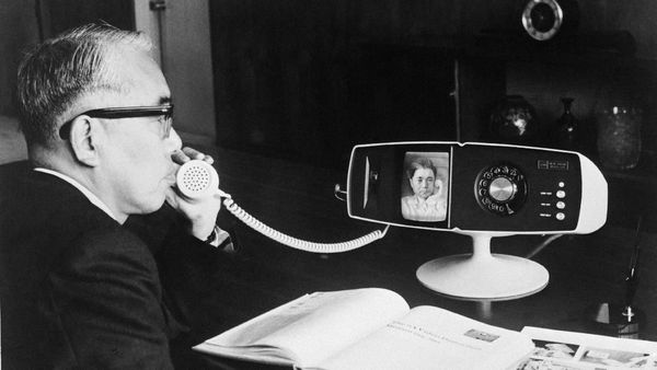 Kumpulan Telepon Zaman Old, Ada yang Sudah Bisa Video Call