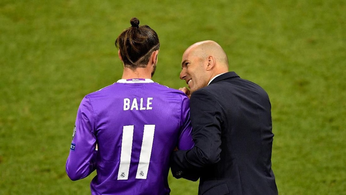 Ada cerita tentang Gareth Bale di balik kepergian Zinedine Zidane dari Real Madrid (Handout/UEFA via Getty Images)