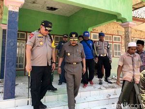 Soekarwo Tinjau Dampak Kerusakan Gempa Situbondo Soekarwo Tinjau Dampak Kerusakan Gempa Situbondo