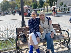 Aksi Pengasuh Anak Olla Ramlan saat Diajak Berlibur ke Turki