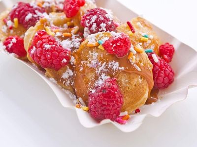 Nyamm! Sore Ini Enaknya Ngemil Poffertjes yang Empuk Lembut