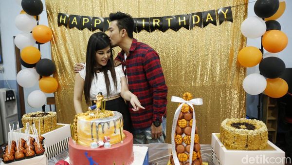 Kue One Piece, Kado dan Kenangan Denny Sumargo di Usia ke-37