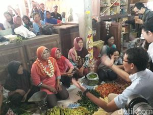 Usai Blusukan di Pasar Bareng Titiek, Sandi Akan Temui Sultan HB X