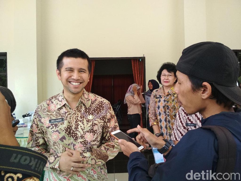 Awas! Ada Akun FB Palsu Emil Dardak Minta-minta Sumbangan Awas! Ada Akun FB Palsu Emil Dardak Minta-minta Sumbangan