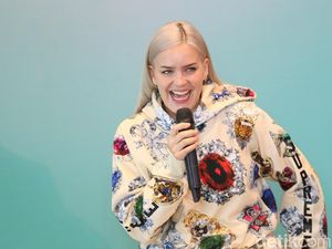 Tawa Renyah Anne-Marie di Spotify On Stage 2018 Tawa Renyah Anne-Marie di Spotify On Stage 2018