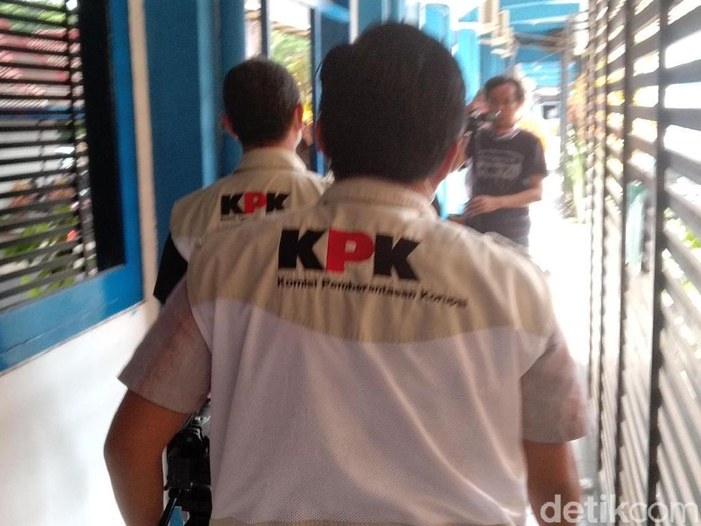 Kode Suap Tina Toon di Kasus Meikarta Ditujukan untuk Siapa? Kode Suap Tina Toon di Kasus Meikarta Ditujukan untuk Siapa?