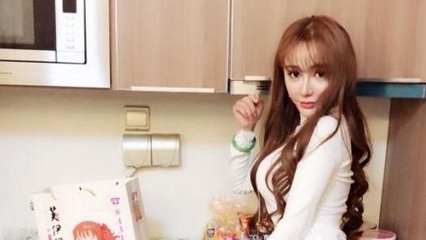 Takjub! Transformasi Wanita Kaya Operasi Plastik 109 Kali Demi Mirip Barbie