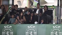 Satu lagi penghasil pemain berkualitas dari Portugal, Sporting. Pencinta bola tentu saja tahu nama-nama berikut ini: Ricardo Quaresma, Eric Dier, Joao Mario, dan Cristiano Ronaldo. (Foto: PATRICIA DE MELO MOREIRA / AFP)
