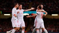 Alcacer menjadi bintang kemenangan Spanyol. Dia mencetak gol kedua di menit ke-29. Spanyol unggul 3-0 saat turun minum. (Foto: Andrew Couldridge/Action Images via Reuters)