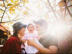 Chelsea Olivia dan Glenn Alinskie Jadi Model Video Klip Girlband K-Pop